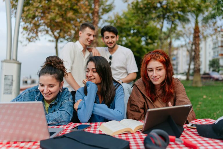 Best Ways To Manage Student Life